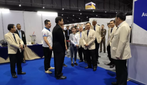 【赛场资讯】泰国劳工部部长来参观胜游网页版登录入口展位和赛场